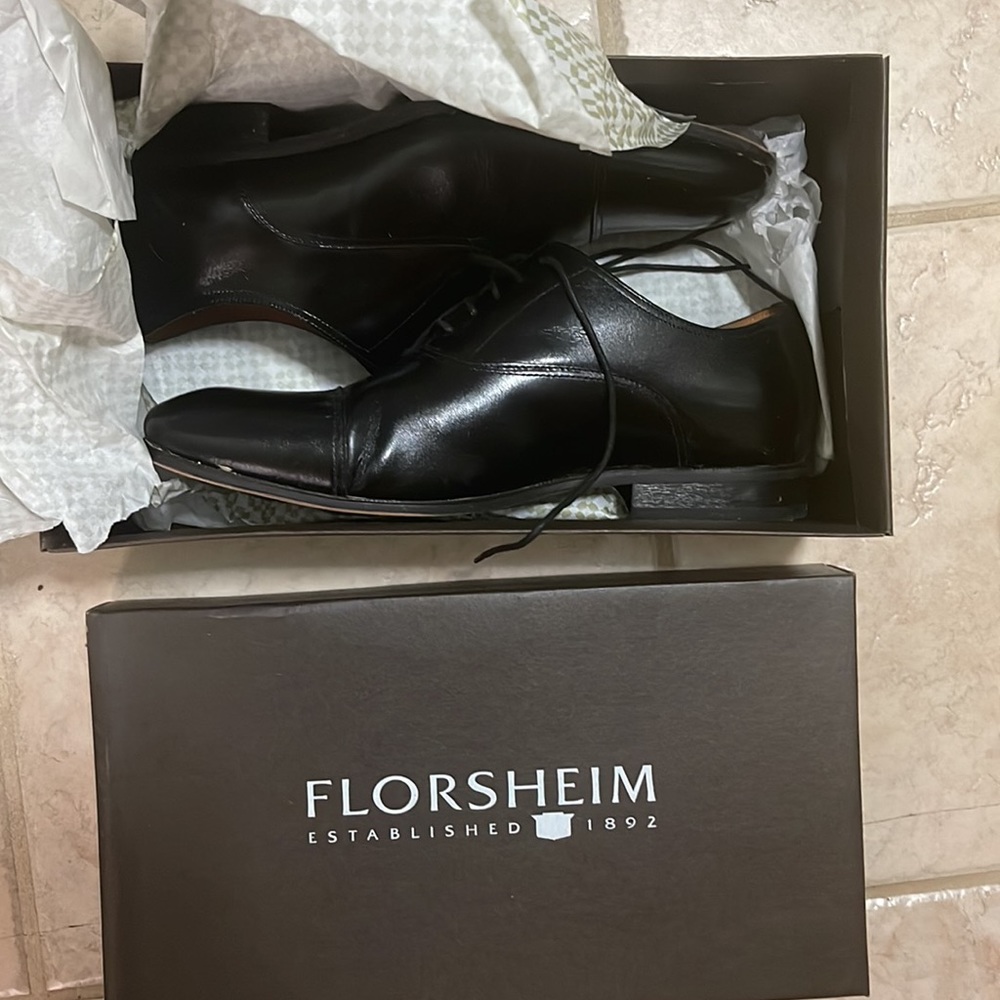 Men’s Florsheim Corbetta Cap Ox Black Dress shoes size 9.5